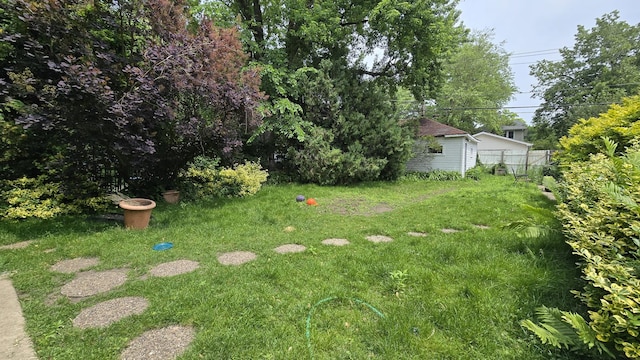 1025 Wesley Ave, Evanston, IL 60202 - view of yard