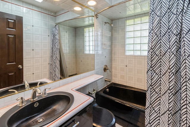 848 Bonita Ave, Elk Grove Village, IL 60007 - full bath with shower / bath combo with shower curtain, vanity, and recessed lighting