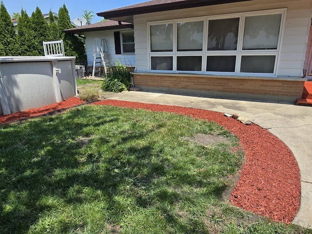 848 Bonita Ave, Elk Grove Village, IL 60007 - view of green lawn