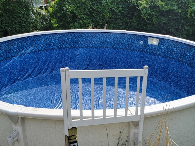 848 Bonita Ave, Elk Grove Village, IL 60007 - view of outdoor pool
