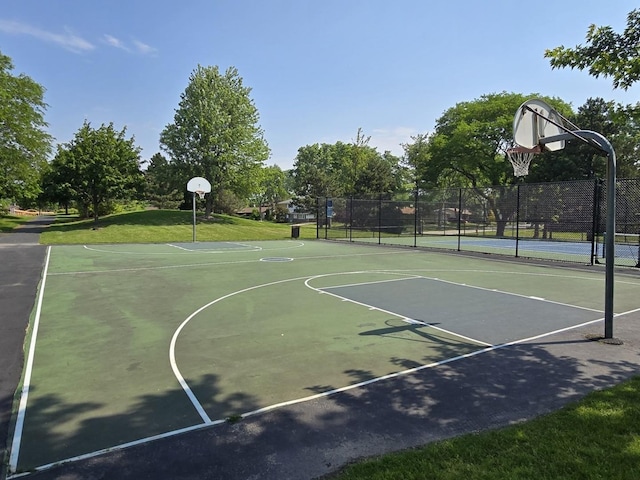 848 Bonita Ave, Elk Grove Village, IL 60007 - view of sport court featuring community basketball court