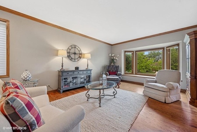 3104 Royal Fox Dr, Saint Charles, IL 60174 - living room featuring wood finished floors, crown molding, and vaulted ceiling