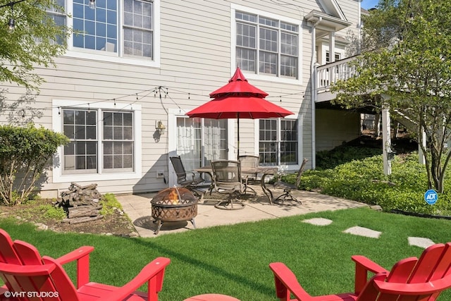 9520 Nicklaus Ln, Crystal Lake, IL 60014 - view of patio featuring a fire pit
