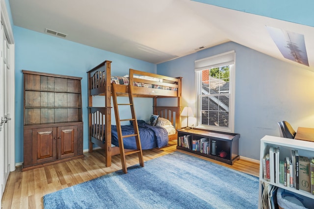 948A Shetland Dr, Frankfort, IL 60423 - bedroom with wood finished floors and lofted ceiling