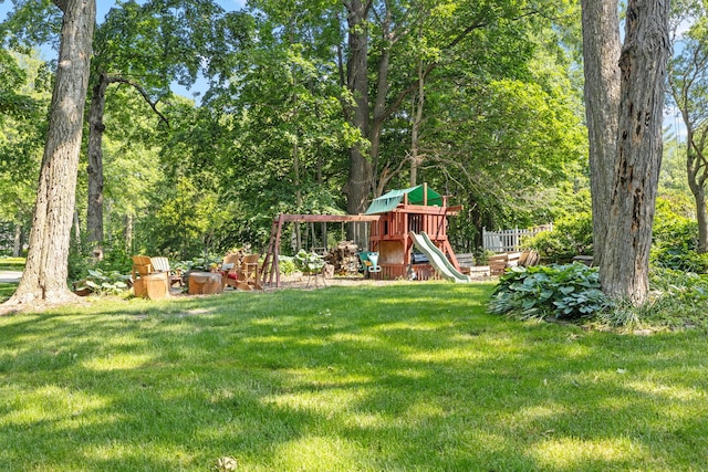 948A Shetland Dr, Frankfort, IL 60423 - view of grassy yard featuring a playground