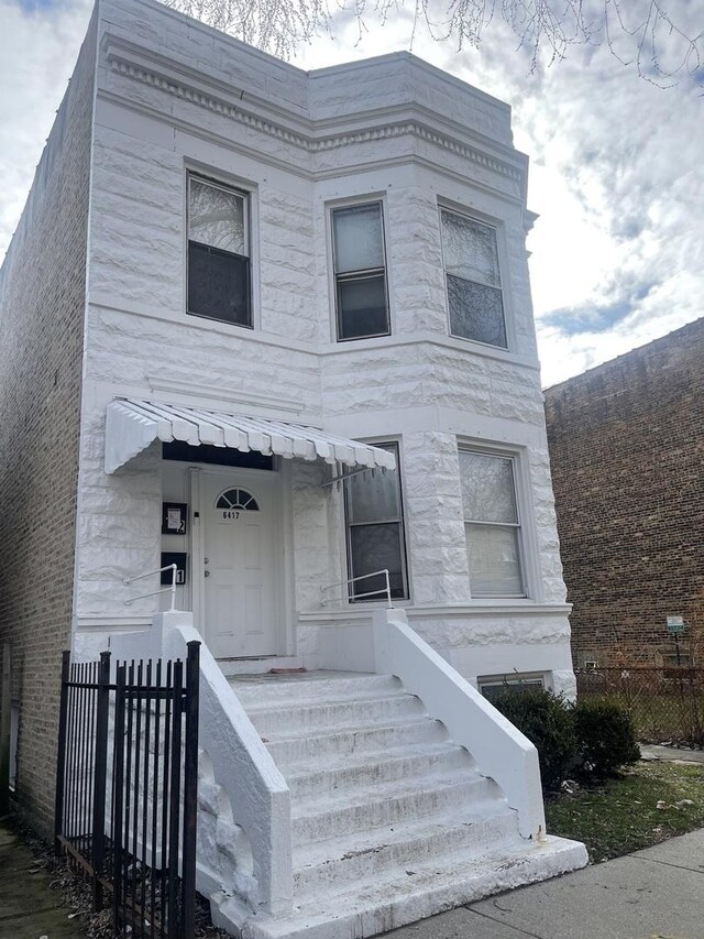 6417 S Eberhart Ave, Chicago, IL 60637 - photo 1