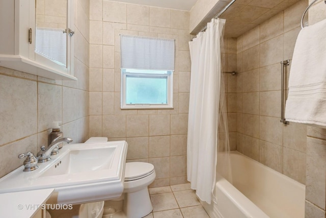 2601 Gordon Dr, Flossmoor, IL 60422 - bathroom featuring shower / bath combo, tile patterned flooring, and tile walls