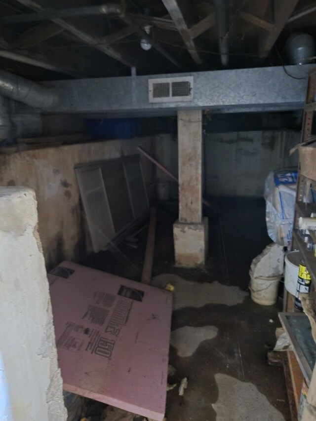 16517 Plainview Dr, Markham, IL 60428 - basement view
