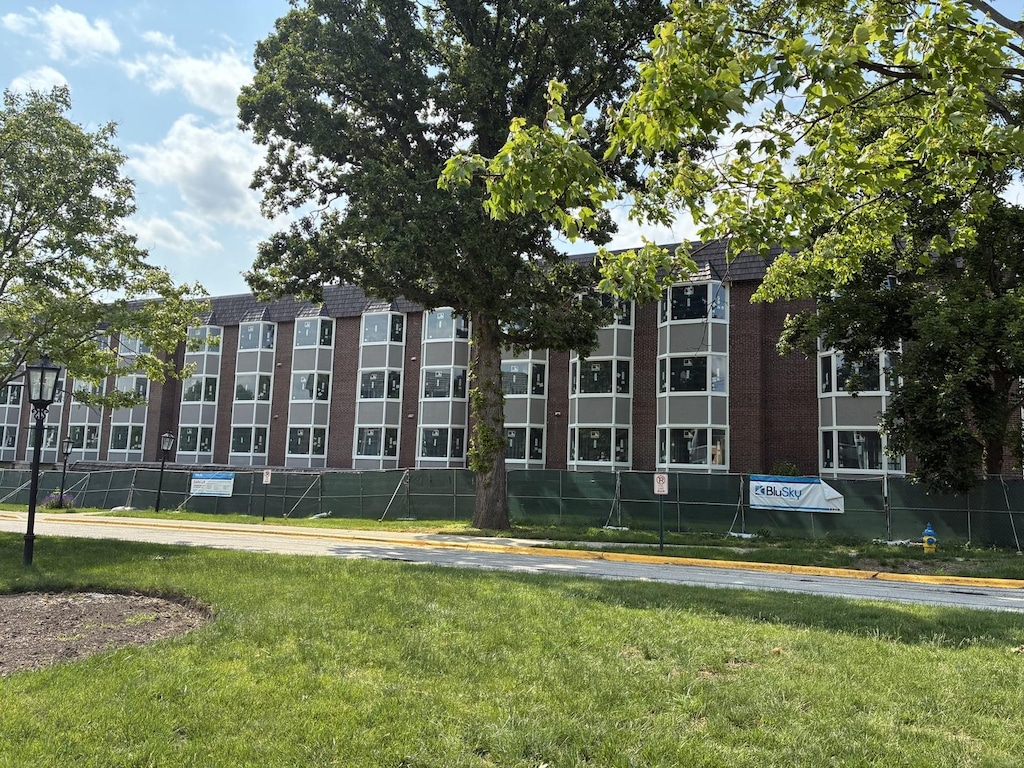 200 Thames Pkwy Unit 1B, Park Ridge, IL 60068 - view of building exterior