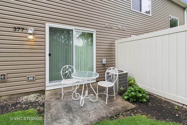 377 Locksley Dr, Streamwood, IL 60107 - view of patio / terrace