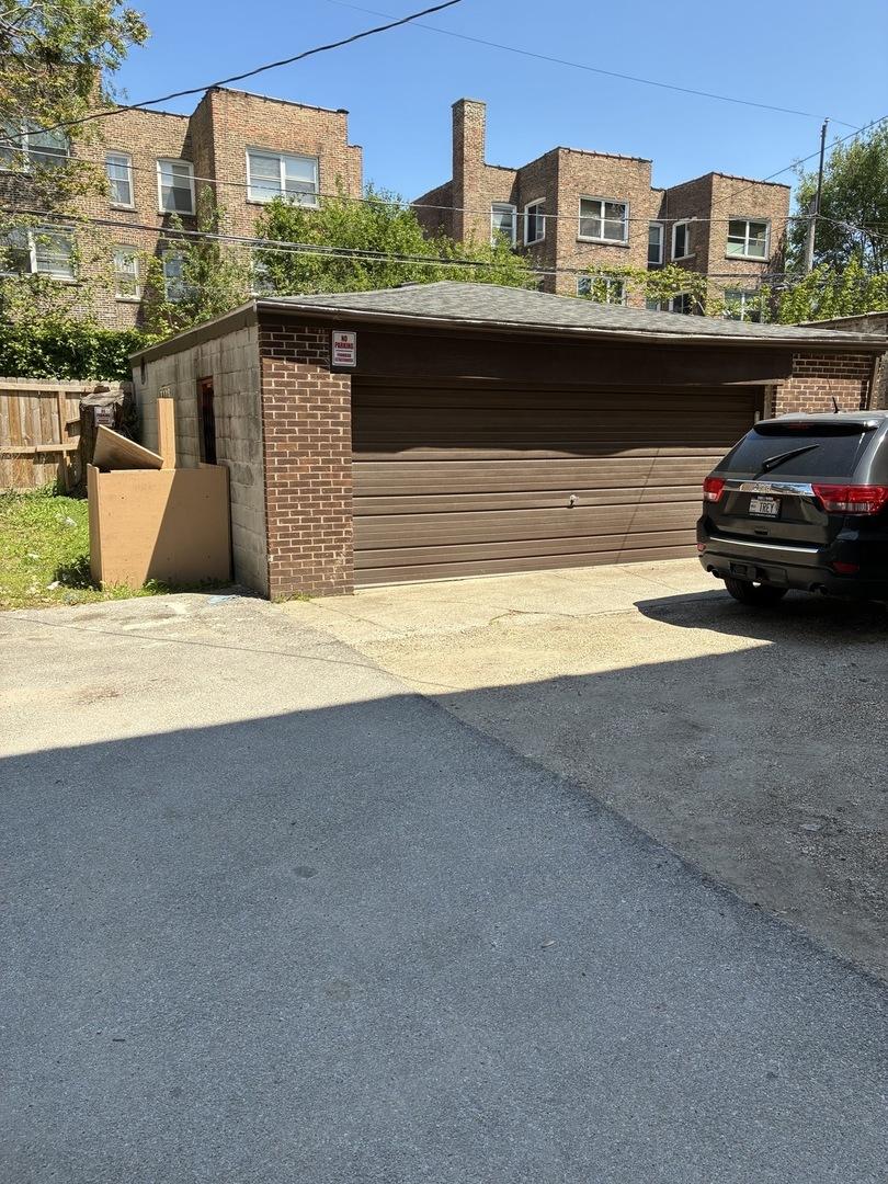 8013 S Phillips Ave, Chicago, IL 60617 - photo 3