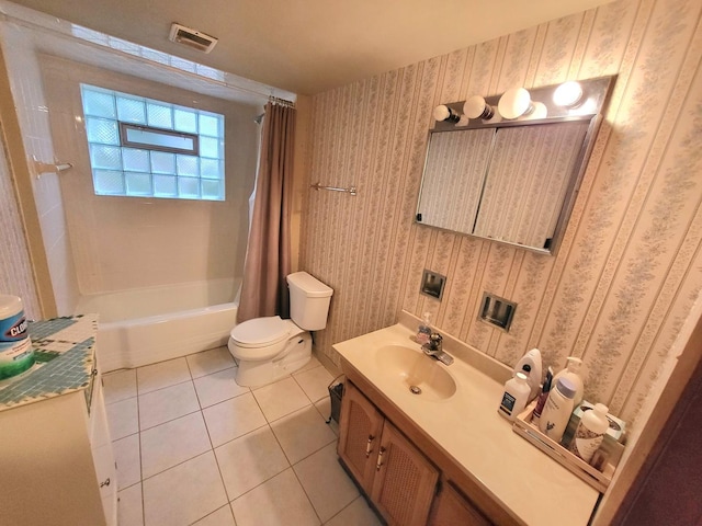 718 Central Park Ave, Flossmoor, IL 60422 - full bathroom with tile patterned floors, vanity, shower / bath combo with shower curtain, toilet, and wallpapered walls