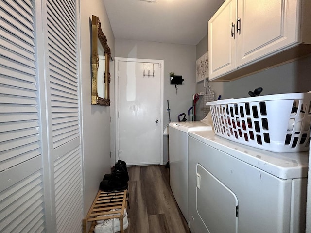 513 Nebraska Cir, Carol Stream, IL 60188 - laundry room featuring cabinet space, independent washer and dryer, and dark wood-style floors