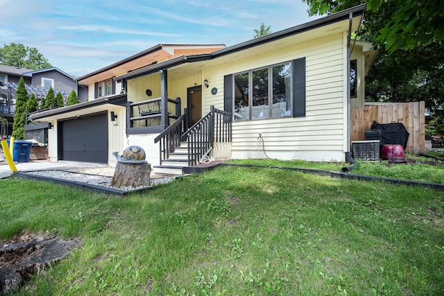 25429 W Cedar Crest Ln, Lake Villa, IL 60046 - view of front of property with a front lawn