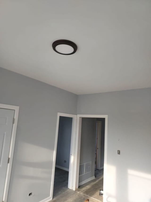 8205 S Houston Ave, Chicago, IL 60617 - detailed view of baseboards
