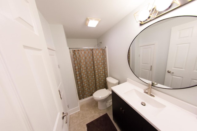 1034 Idaho St, Carol Stream, IL 60188 - full bathroom featuring vanity, toilet, curtained shower, and tile patterned floors