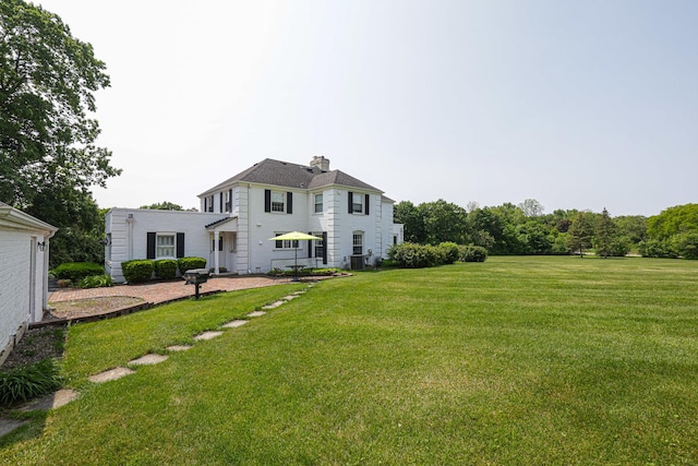 1596 W Palatine Rd, Inverness, IL 60067 - view of green lawn