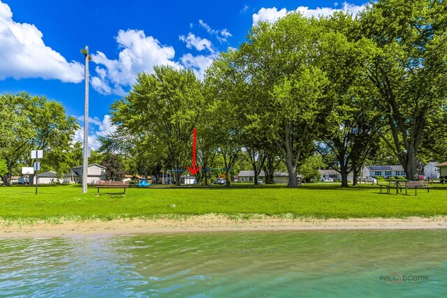4519 W Shore Dr, Mchenry, IL 60050 - water view