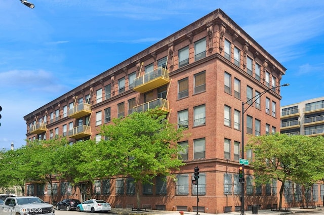 120 E Cullerton St Unit 402, Chicago, IL 60616 - view of apartment building / complex