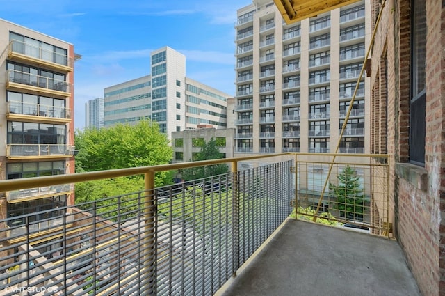 120 E Cullerton St Unit 402, Chicago, IL 60616 - balcony featuring a view of city