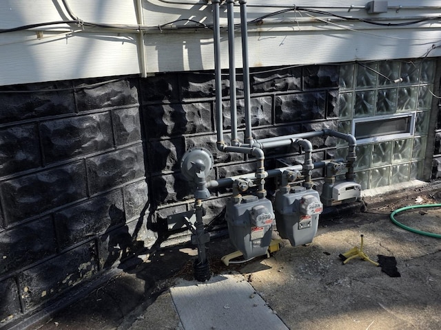 10535 S Wabash Ave, Chicago, IL 60628 - exterior view of gas meter