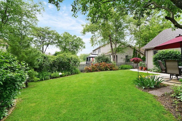 1344 Saddlebrook Rd, Bartlett, IL 60103 - view of yard featuring a patio area