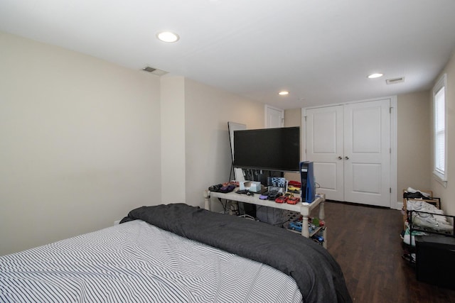 5236 W Nelson St, Chicago, IL 60641 - bedroom with wood finished floors and recessed lighting