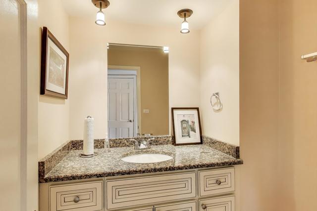 613 Michelline Ln, Northbrook, IL 60062 - bathroom with vanity