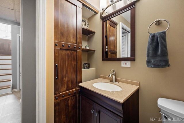 1035 Warwick Cir N, Hoffman Estates, IL 60169 - bathroom with toilet and vanity
