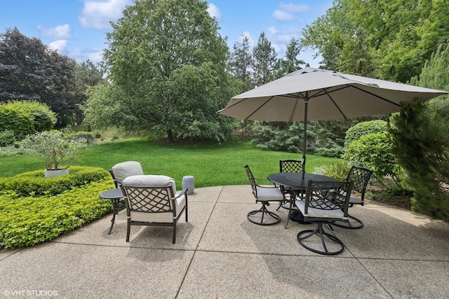400 Saint Andrews Ln, Gurnee, IL 60031 - view of patio / terrace featuring outdoor dining space