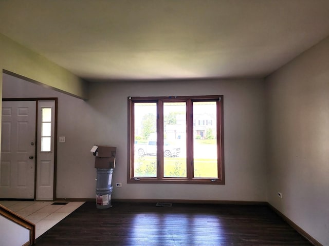 609 Flanagan Dr, Minooka, IL 60447 - entrance foyer with wood finished floors