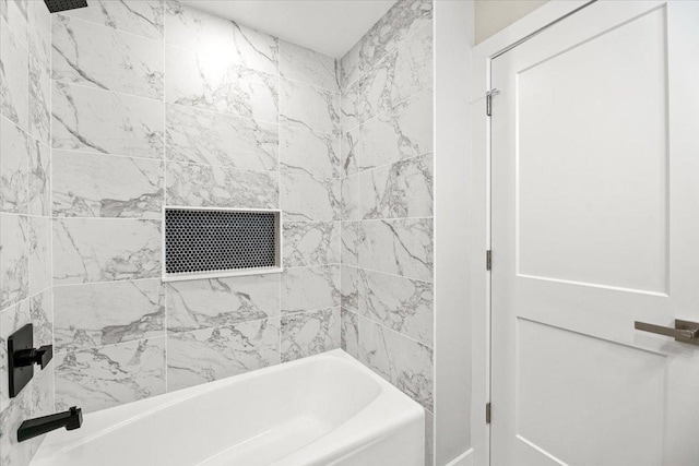114 S Waverly Pl, Mount Prospect, IL 60056 - bathroom with shower / washtub combination