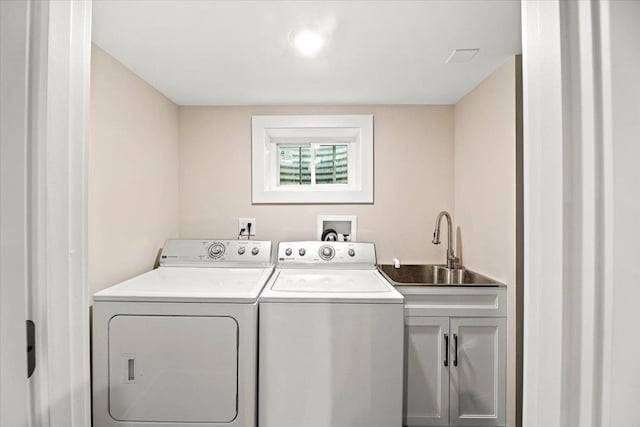 114 S Waverly Pl, Mount Prospect, IL 60056 - laundry area featuring washing machine and dryer and cabinet space