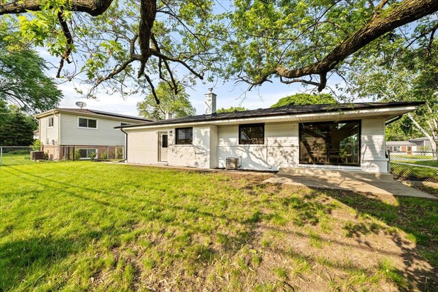 114 S Waverly Pl, Mount Prospect, IL 60056 - back of property