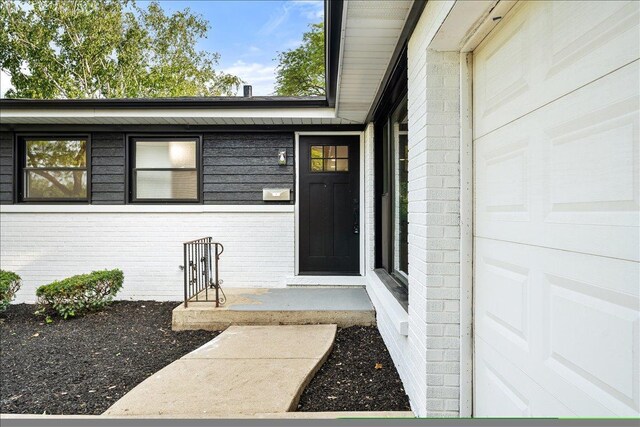114 S Waverly Pl, Mount Prospect, IL 60056 - property entrance featuring brick siding