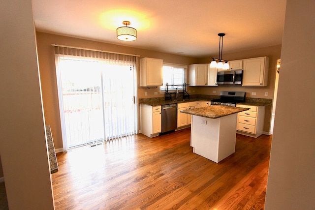 18376 W Springwood Dr, Grayslake, IL 60030 - photo 11