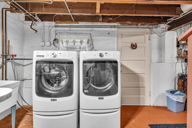 3134 N New England Ave, Chicago, IL 60634 - laundry area featuring washer and clothes dryer