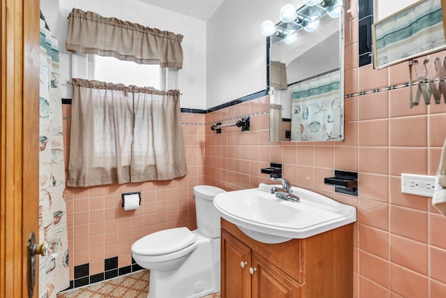 3134 N New England Ave, Chicago, IL 60634 - full bathroom with vanity and tile walls