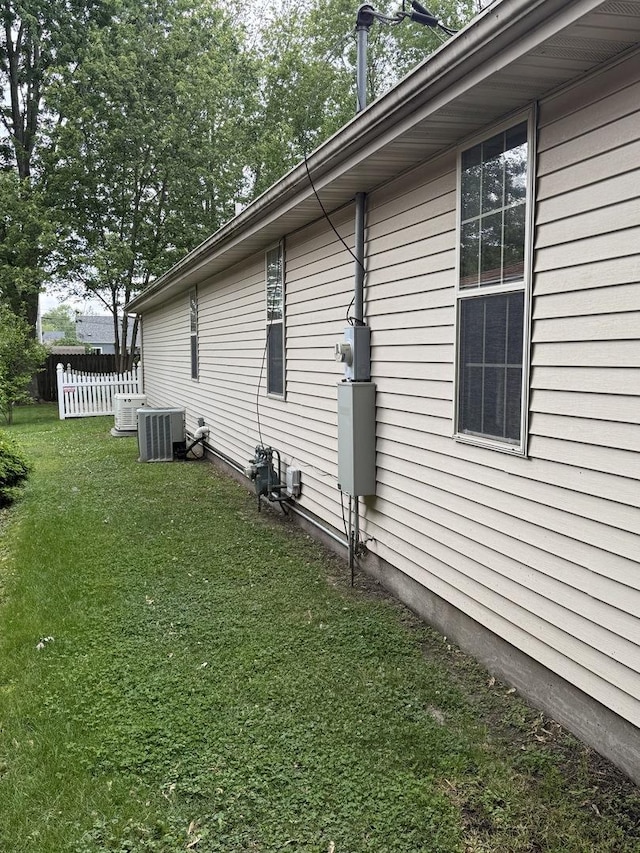320 S Marguerite St, Coal City, IL 60416 - view of side of home featuring central air condition unit