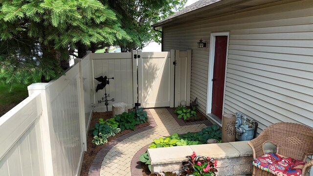 873 Beauchamp Ave, Manteno, IL 60950 - view of patio with a gate