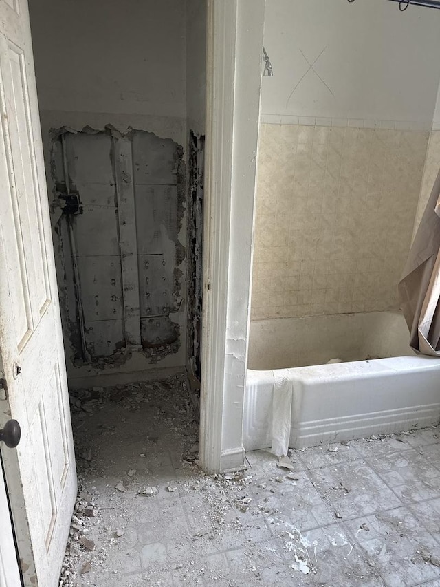 128 W 115th St, Chicago, IL 60628 - full bath with shower / bath combination