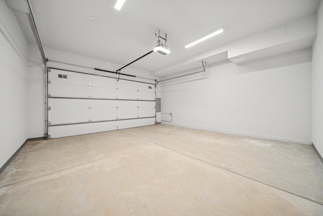 1333 E Madison Park, Chicago, IL 60615 - garage with a garage door opener