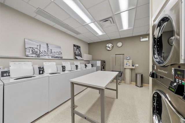88 W Schiller St Unit 1001L, Chicago, IL 60610 - communal laundry room with independent washer and dryer and stacked washer / dryer