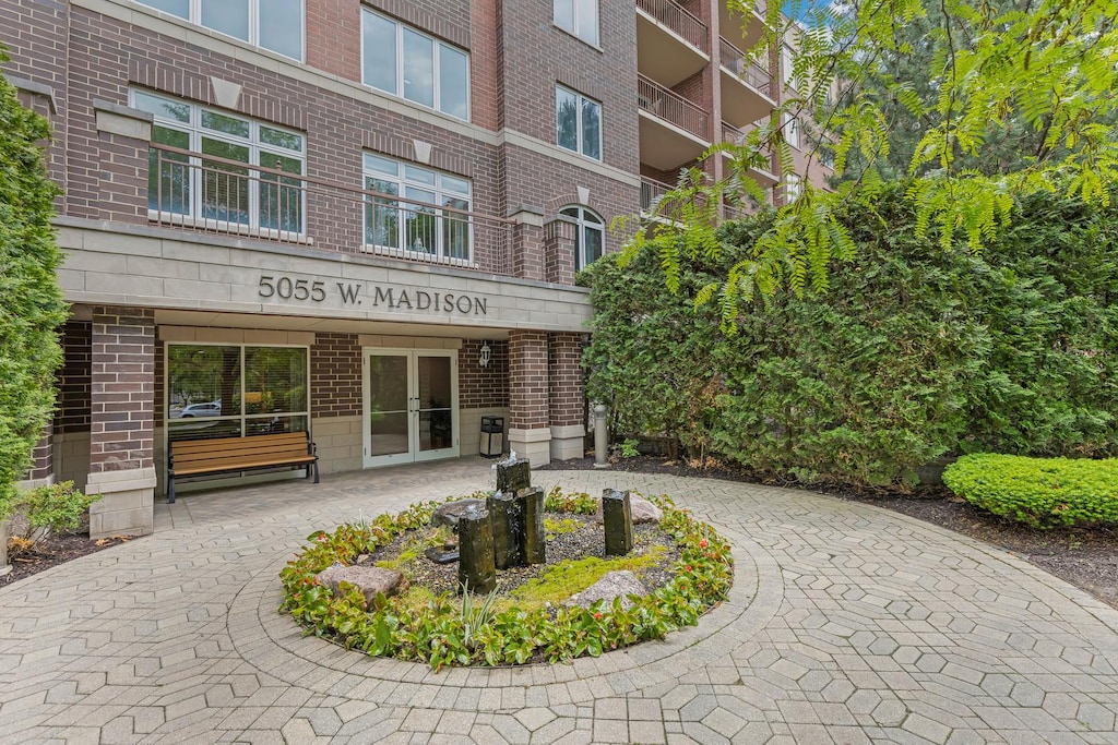 5055 W Madison St Unit 511, Skokie, IL 60077 - view of building exterior