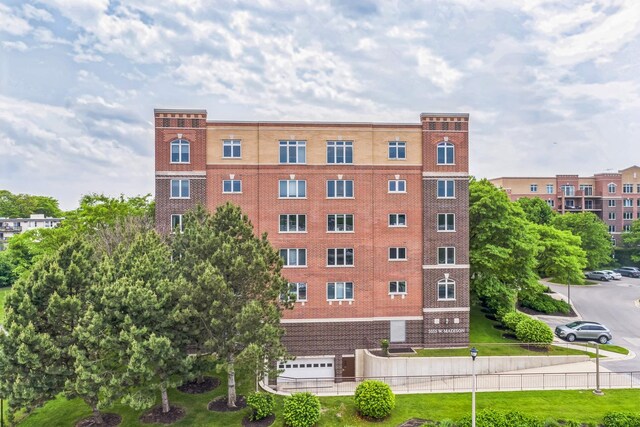 5055 W Madison St Unit 511, Skokie, IL 60077 - view of building exterior