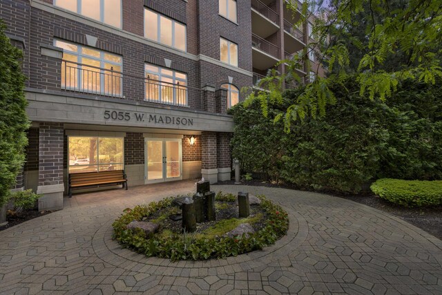 5055 W Madison St Unit 511, Skokie, IL 60077 - view of building exterior