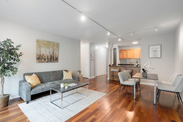 535 N Michigan Ave Unit 2205, Chicago, IL 60611 - living area with track lighting and wood finished floors