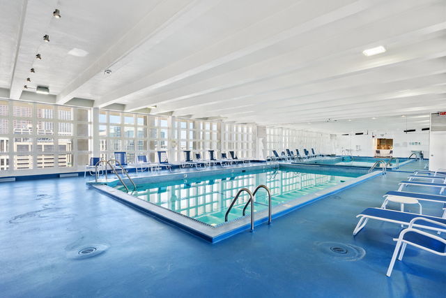 535 N Michigan Ave Unit 2205, Chicago, IL 60611 - view of pool