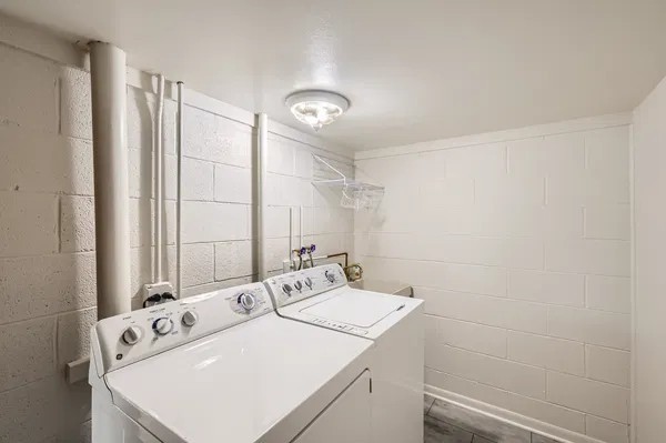 117 Cotuit Ct Unit 117, Schaumburg, IL 60193 - laundry room with washer and clothes dryer