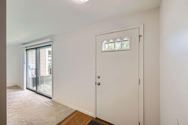 117 Cotuit Ct Unit 117, Schaumburg, IL 60193 - entrance foyer with baseboards